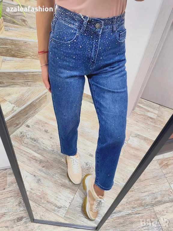 Дамски дънки мом фит с камъни, снимка 1