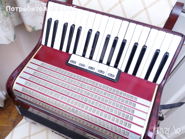 Aкордеон Weltmeister 48 баса в отлично състояние, снимка 3 - Акордеони - 52812242