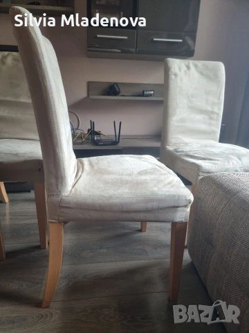 Шест трапезни стола