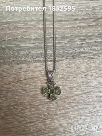 Сребърен гердан с кръстче. 