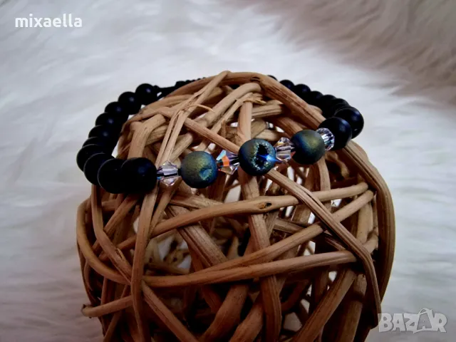 Гривна с естествени камъни и камъни SWAROVSKI , снимка 3 - Гривни - 50412628