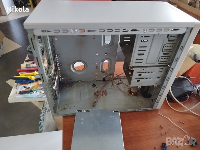 Компютърна кутия със захранване стар модел, снимка 13 - Захранвания и кутии - 40551984