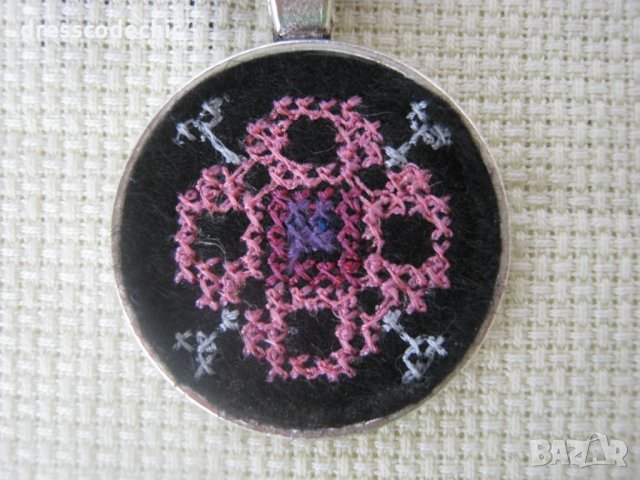 Бродирани бижута с шевици 2, снимка 6 - Колиета, медальони, синджири - 29697661