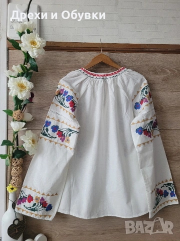 Нова блуза с ръчни бродерии памучна материя , снимка 12 - Блузи с дълъг ръкав и пуловери - 54196521