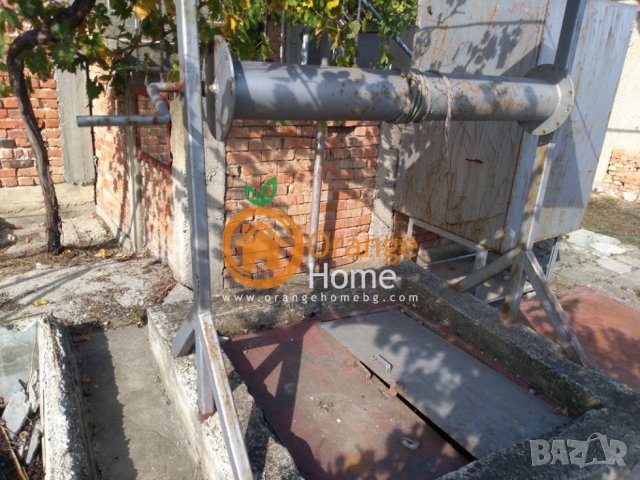 Масивна двуетажна тухлена къща 86 м2 с гараж, само на 4 км от Добрич, снимка 6 - Къщи - 30410568