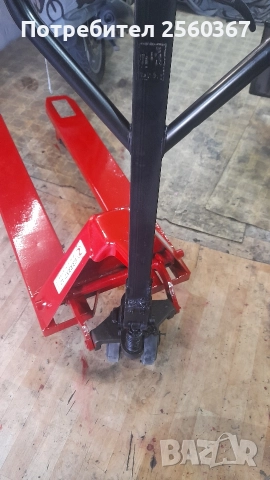 продавам палетна количка 2,3 т.