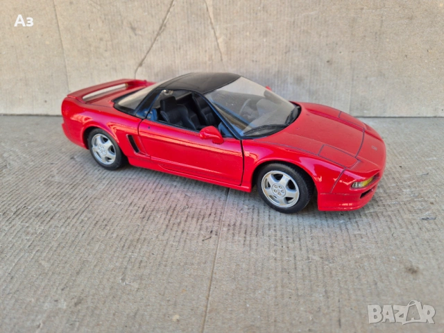 Honda NSX 1:18 Revell червен Хонда НСХ Acura, снимка 4 - Колекции - 53877369
