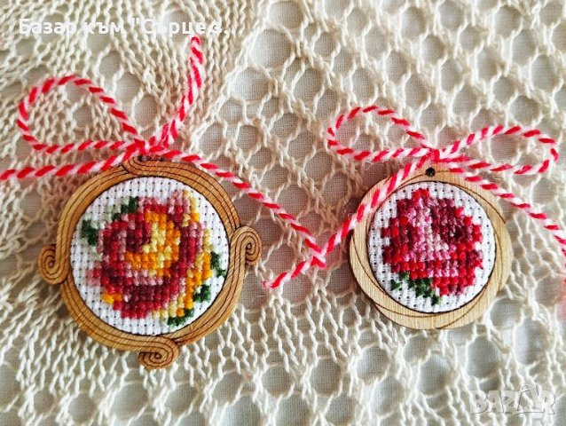 Ръчно бродирани мартеници и колиета - част 2, снимка 15 - Арт сувенири - 44269317