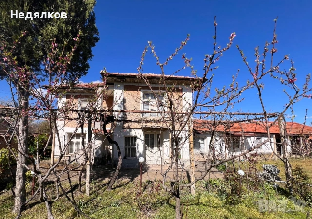 Къща с.Стрелци на 2 етажа, снимка 3 - Къщи - 54142662
