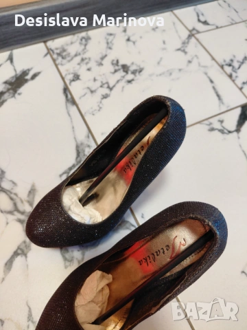 Обувки, снимка 3 - Дамски обувки на ток - 54319231