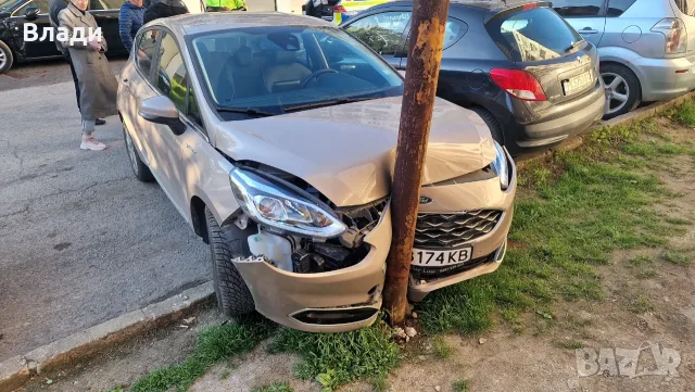 продавам Ford Fiesta vignale 2019 с удар цяла за части