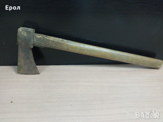 Стара кована брадва със маркировка., снимка 2 - Други ценни предмети - 31280024