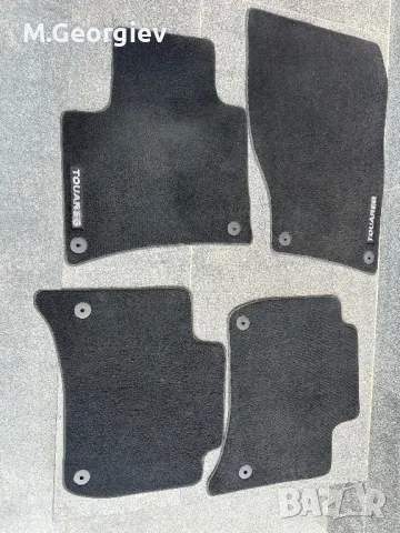 ОРИГИНАЛЕН ГУМЕН ИЛИ ПЛАТНЕН  ЛЕГЕН ЗА БАГАЖНИКА И ОРИГИНАЛНИ СТЕЛКИ ЗА VW TOUAREG след 2013год, снимка 9 - Аксесоари и консумативи - 40099543