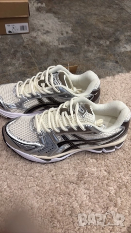 Дамски маратонки asics, снимка 2 - Маратонки - 52962996