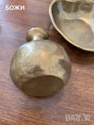 Масивен старинен месингов комплект – ръчно ковано канче с подложка, снимка 2 - Антикварни и старинни предмети - 52509636