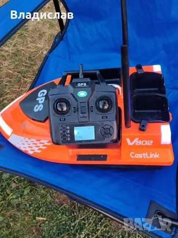  Лодка за Захранка Flytec V802 PRO  12000mAh – 4 Контейнера, 3 кг Товар, GPS Памет 160 Точки, снимка 2 - Стръв и захранки - 55885240