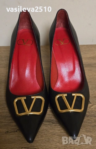 Valentino Garavani дамски обувки на ток от естествена кожа , снимка 2 - Дамски обувки на ток - 53892247