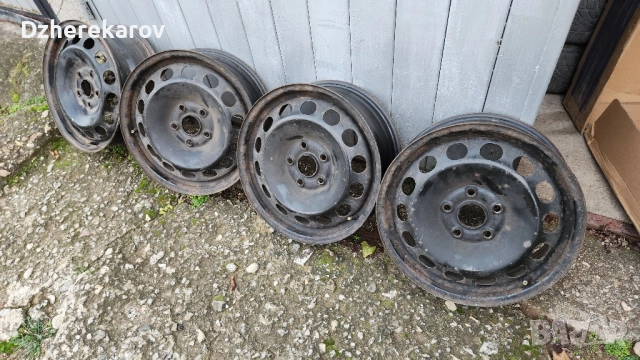 Продавам Железни джанти 16" от пасат B 5.5. , снимка 2 - Гуми и джанти - 52352683