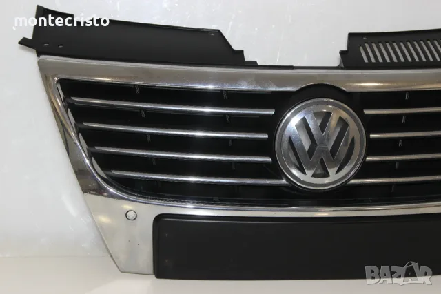 Предна решетка VW Passat B6 (2005-2011г.) 3C0853651F предна емблема отвори за парктроник, снимка 3 - Части - 56015964