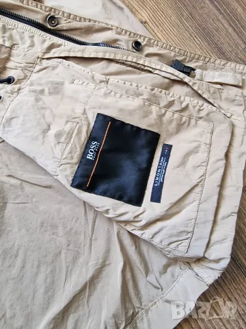 Страхотно мъжко тънко яке HUGO BOSS размер 48 / М, снимка 8 - Якета - 47587574