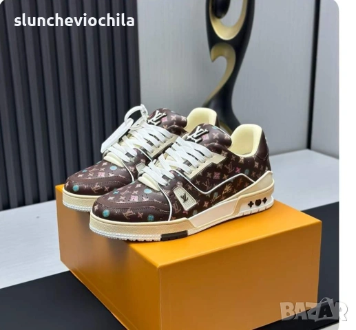 Обувки LV Classic Sneaker louis vuitton, снимка 15 - Маратонки - 54124327