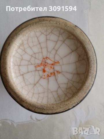 Порцеланова японска ваза с напукан ефект и рисувана със 24 каратово злато  , снимка 9 - Антикварни и старинни предмети - 51906443