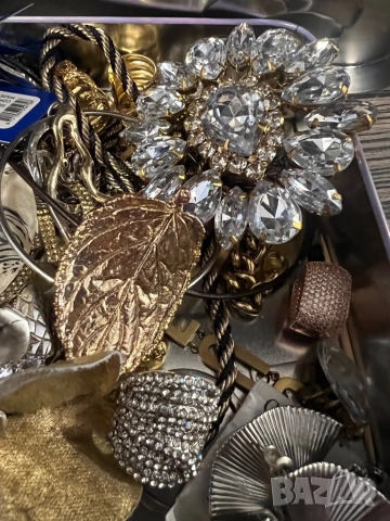 Уникален масивен пръстен с кристали