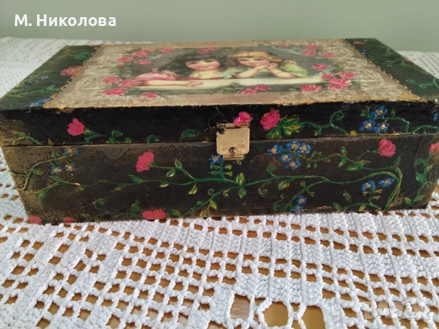Винтидж ,ръчно декорирана дървена кутия , снимка 4 - Други - 50583945