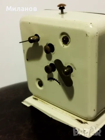 Стар механичен будилник, настолен часовник, снимка 10 - Антикварни и старинни предмети - 49580824