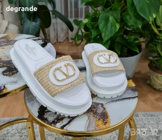 Дамски чехли VALENTINO, снимка 2 - Чехли - 51388811