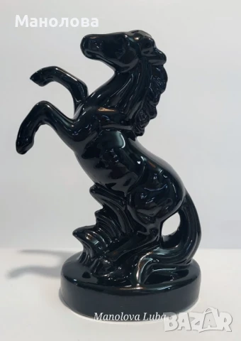 Винтидж порцеланова статуетка на изправен кон., снимка 2 - Колекции - 50650091