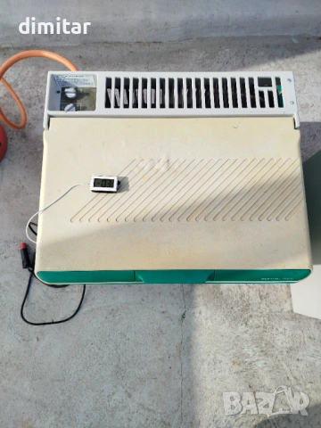 Амонячен хладилник ELECTROLUX 12/220 V- GAS, снимка 2 - Хладилни чанти - 54339305