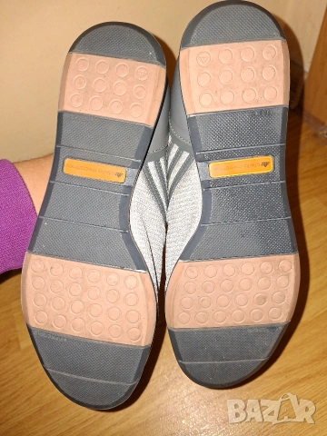 Дамски маратонки Adidas , снимка 2 - Маратонки - 53036350