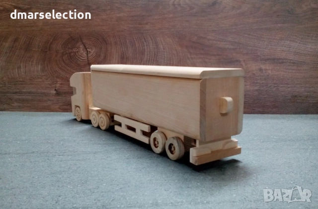 Декоративен дървен камион влекач с ремарке DMAR 114MP2, снимка 3 - Колекции - 51895373