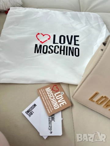 Оригинална чанта Love moschino, снимка 2 - Чанти - 51928839