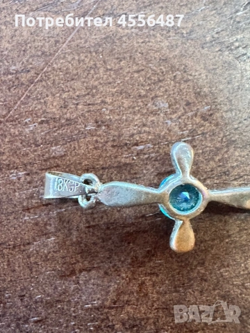 Колие кръст със скъпоценен камък топаз