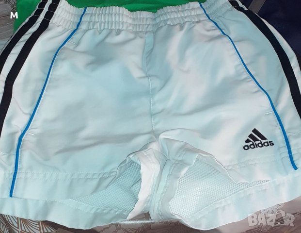 Adidas къси гьщи, снимка 1 - Детски къси панталони - 37034624