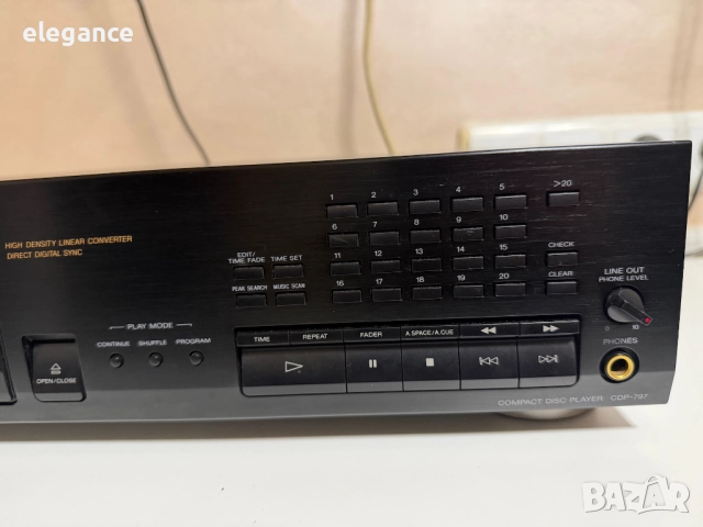 CD плейър Sony CDP-897, снимка 5 - Ресийвъри, усилватели, смесителни пултове - 52705124