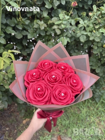 Букет 7 сатенени рози с камъчета , снимка 1