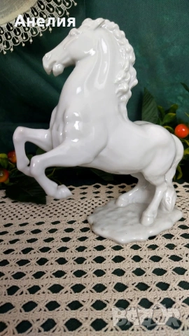 Порцеланов кон бял нов, снимка 2 - Декорация за дома - 53185632