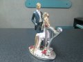 Продавам чисто нова декоративна статуетка на младоженци-много красива, снимка 2
