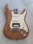 Продавам тяло и три грифа за китара, снимка 1