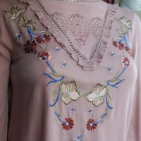 Риза/Блуза в цвят пепел от рози с бродерия и с отворени ръкави , снимка 2 - Ризи - 38277110
