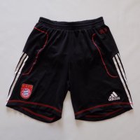 Къси панталони adidas bayern адидас шорти оригинални футболни мъжки М, снимка 1 - Спортни дрехи, екипи - 40271000