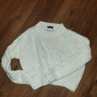 Пуловер бял сърца, снимка 1 - Блузи с дълъг ръкав и пуловери - 31762661