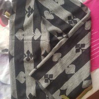 Сиво - черен нов шал, пончо, снимка 1 - Шалове - 32829633