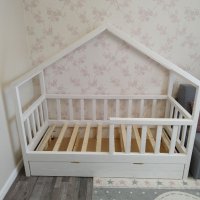 Детско легло тип къщичка. , снимка 1 - Мебели за детската стая - 38378531