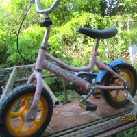 Продавам децко колело с помощни колеленца, снимка 1 - Велосипеди - 29362500