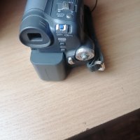 Видеокамера Panasonic NV-GS17, снимка 3 - Камери - 40706474