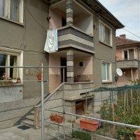 Продава се двуетажна къща в град Трявна , снимка 4 - Къщи - 38466598